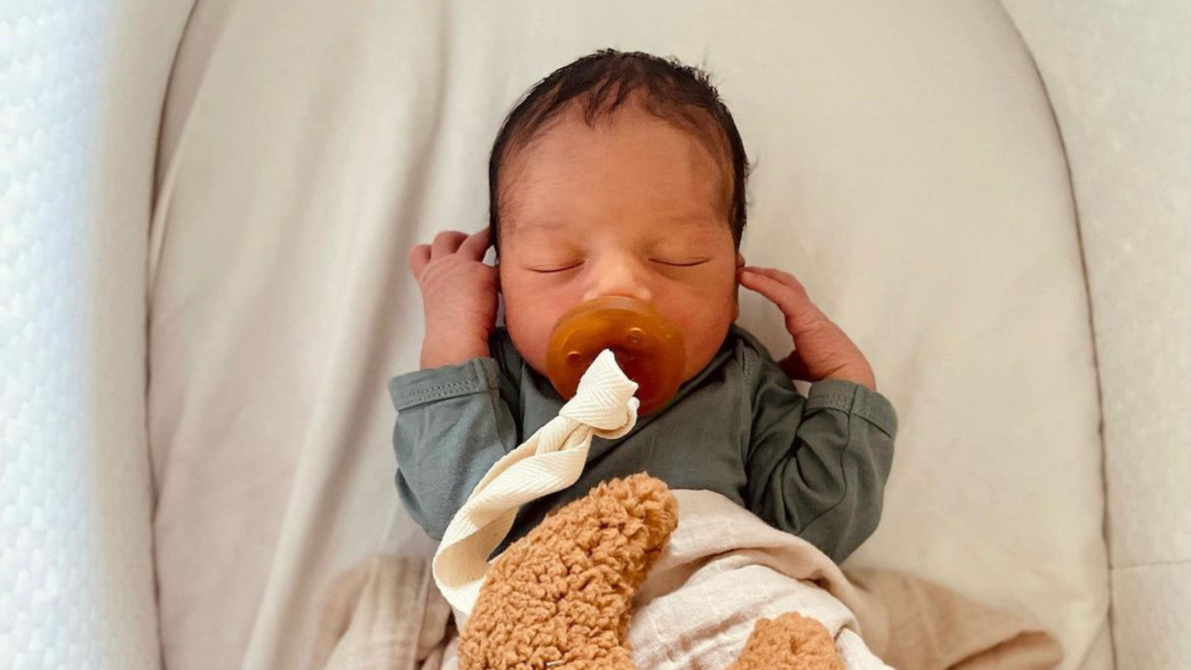 Can babies sleep with Natural Rubber Pacifiers?