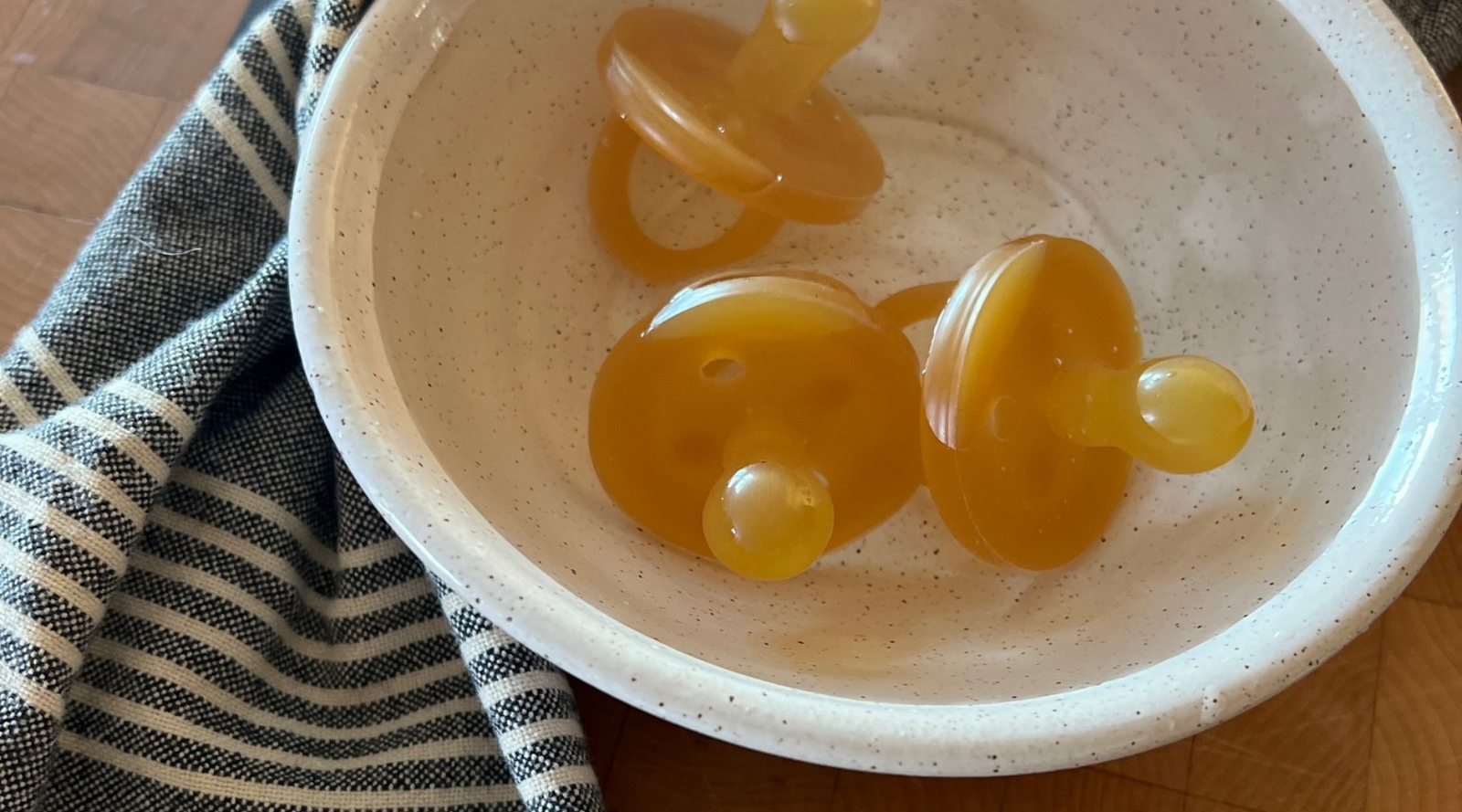 How to Sterilize Natural Rubber Pacifiers Ecopiggy
